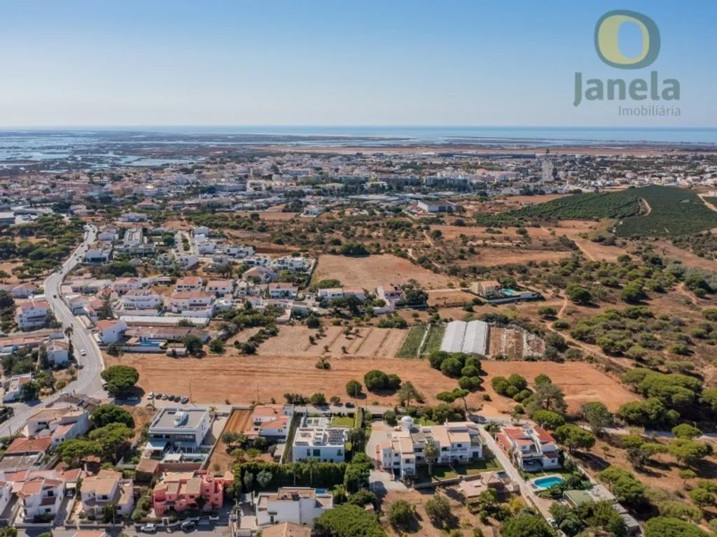 Õhuvaade - Development Land with Pool in Gambelas, Faro