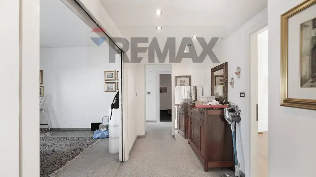 Entrée - Triplex with Balcony in Sesto San Giovanni