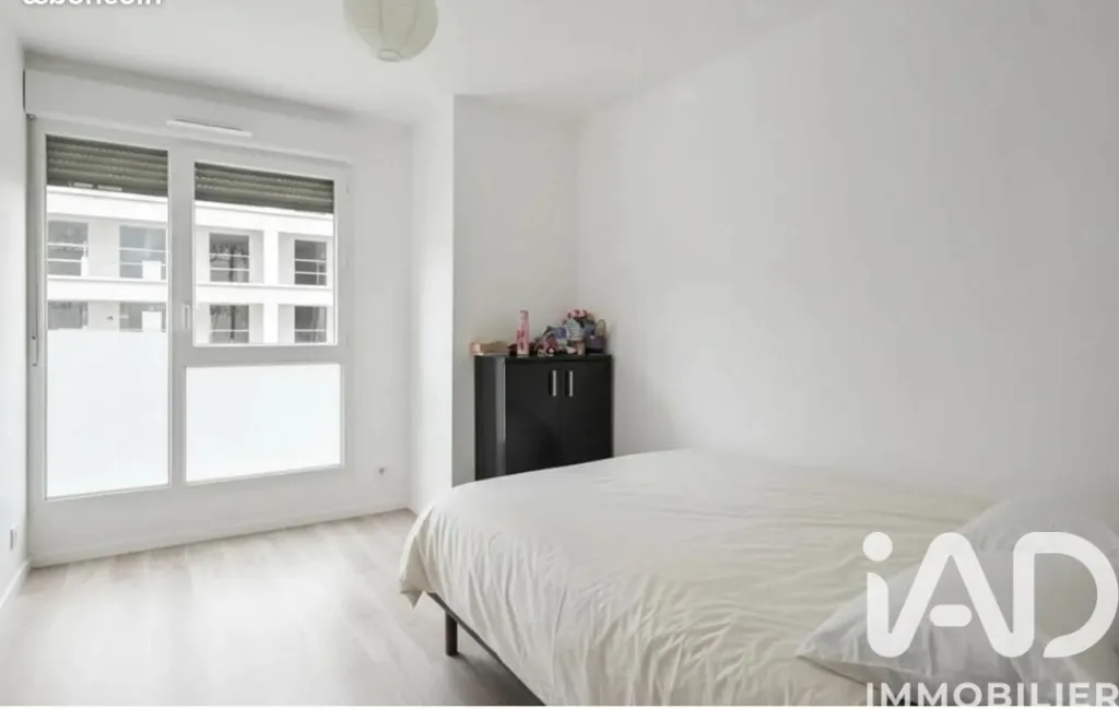 Chambres - Appartement T5 avec Balcon à Bagneux