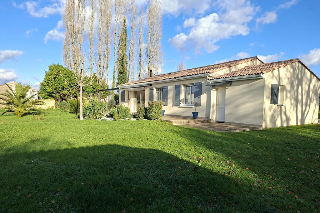 Jardin - Pavillon de Plain-Pied avec Jardin à Cravans
