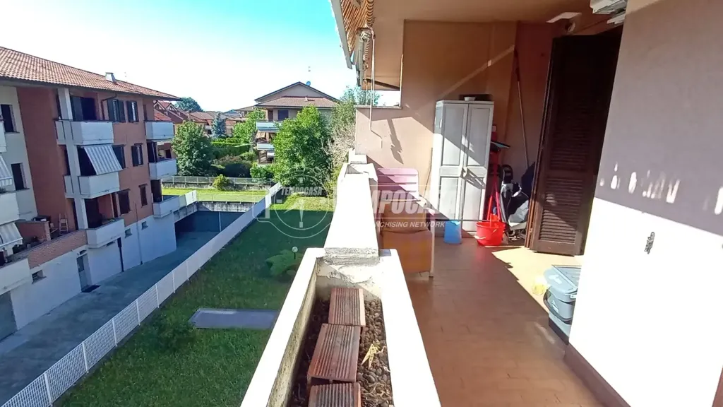 Rõdu - Spacious Apartment with Balcony in Cesate