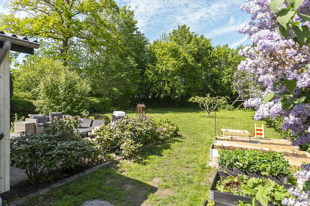Giardino - 1927 Villa with Garden in Assens