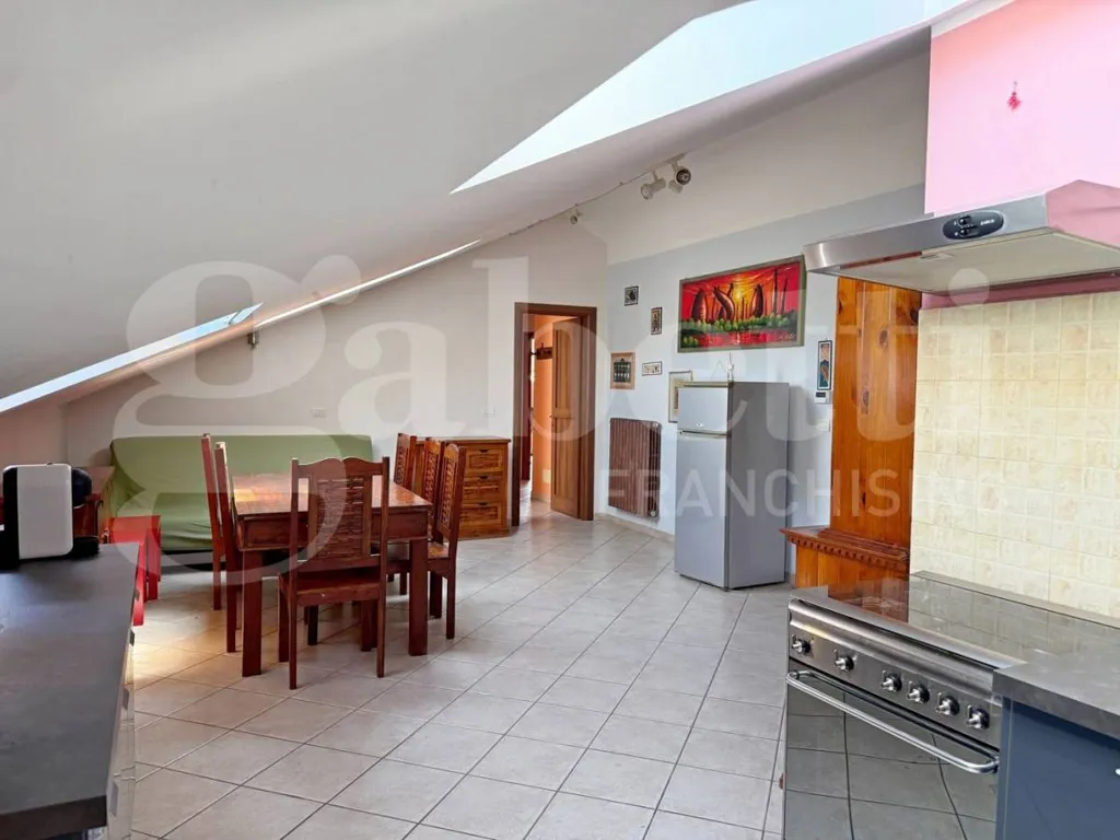 Cuisine - Bright Mansard Apartment in Bra