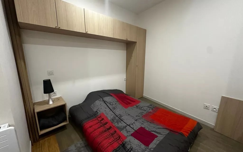 Chambres - Studio Rénové avec Cuisine Équipée à Triel-sur-Seine