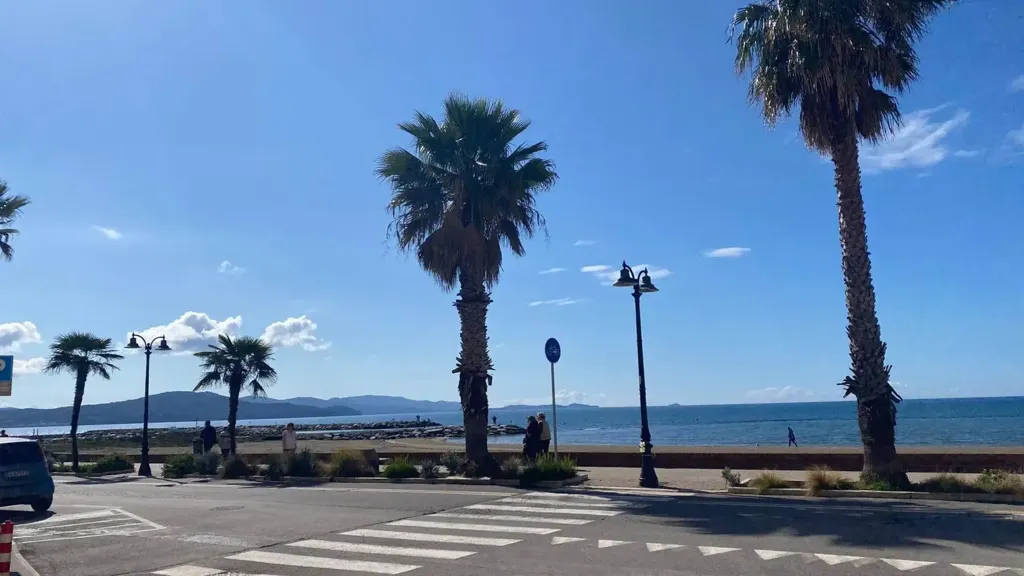 Studio with Sea View in Follonica Centre
