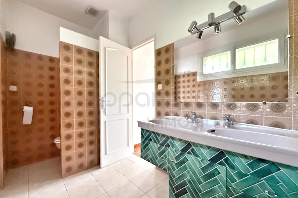 Bathrooms - Individual House with Garage in Blagnac