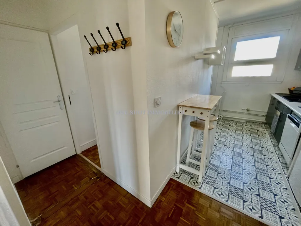 Köök - Bright 3-Bed Flat in Orléans City Centre