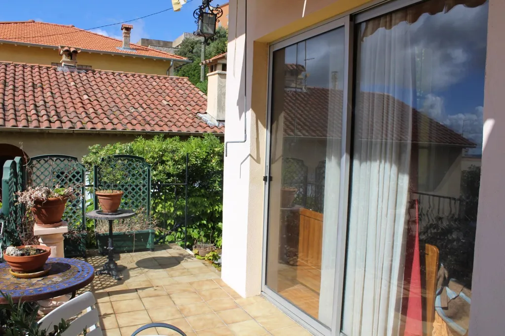 Terrasse - Maison des Années 1930 avec Vue Mer à Grasse