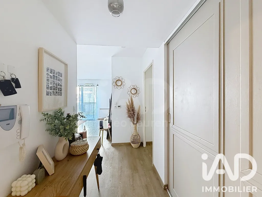 Esik - Modern Flat with Balcony in Central Location
