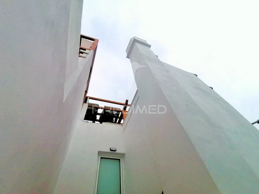 Aed - Remodelled House with Two Apartments in Olhão