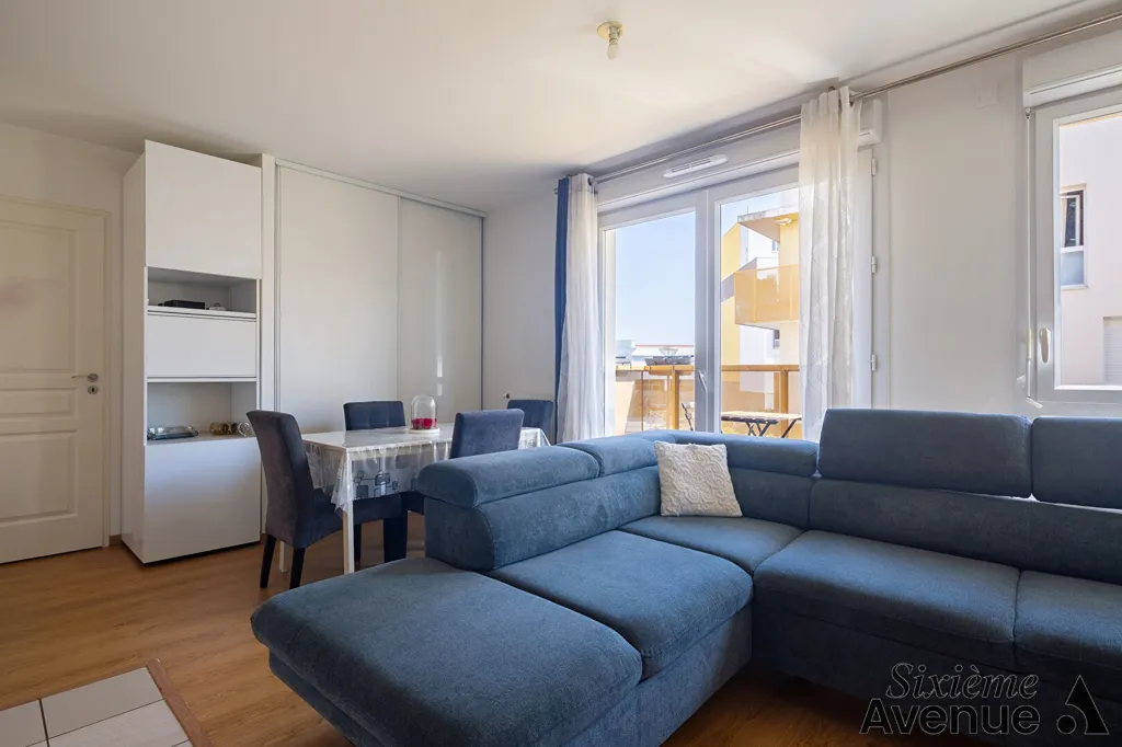 Séjour - Appartement 2 Pièces avec Balcon à Bezons