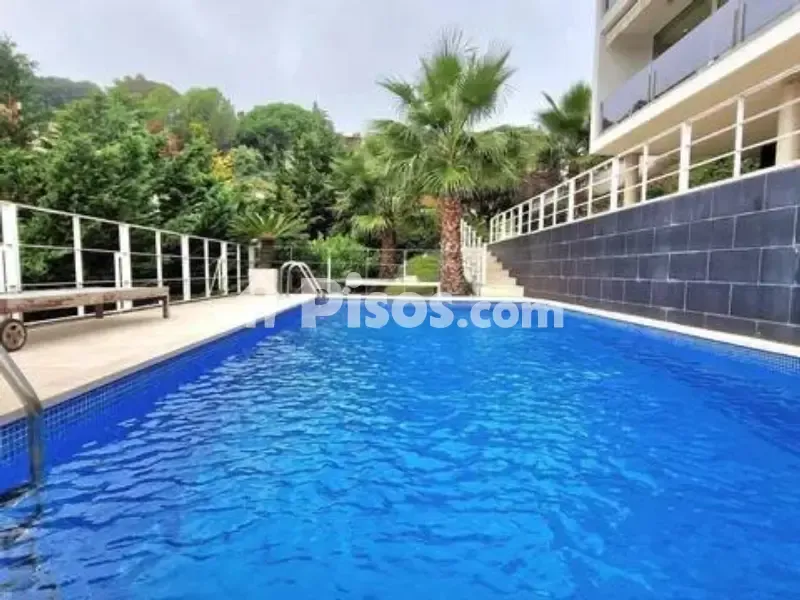 Piscine - Villa with Pool on Avinguda del Mediterrani