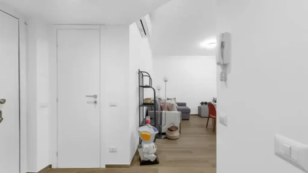 hallway_entrance