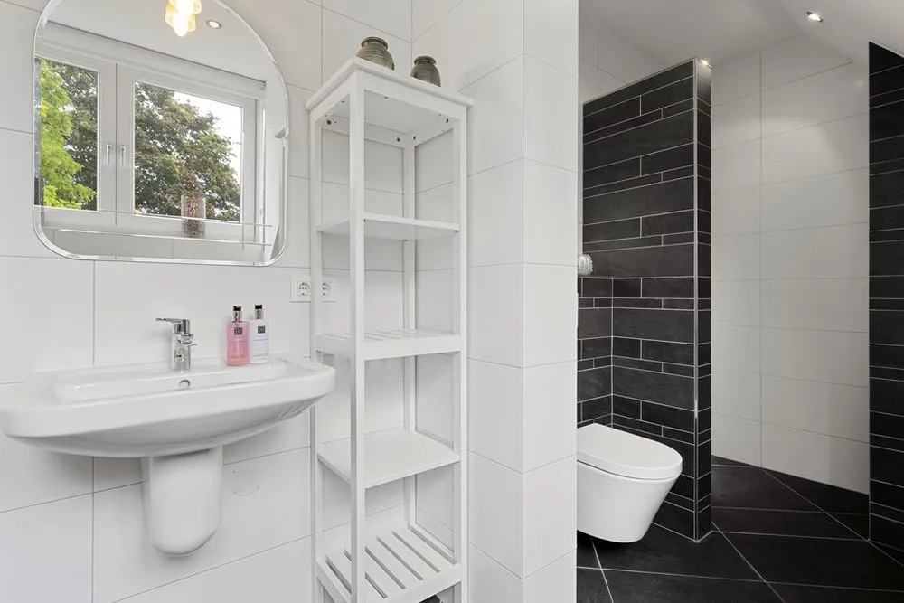 Vannitoad - Eco-Friendly Villa with Solar Panels in Venlo