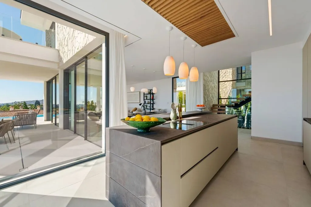 Cuisine - Luxury Villa with Infinity Pool in La Quinta, Benahavís