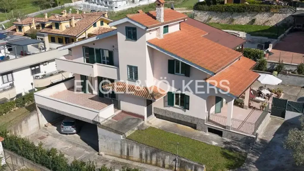 Vue aérienne - Villa with Three Apartments in Guidonia Montecelio