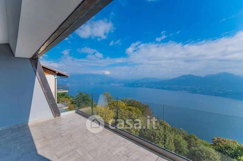 Terrass - Modern Villa with Lake View in Pollino