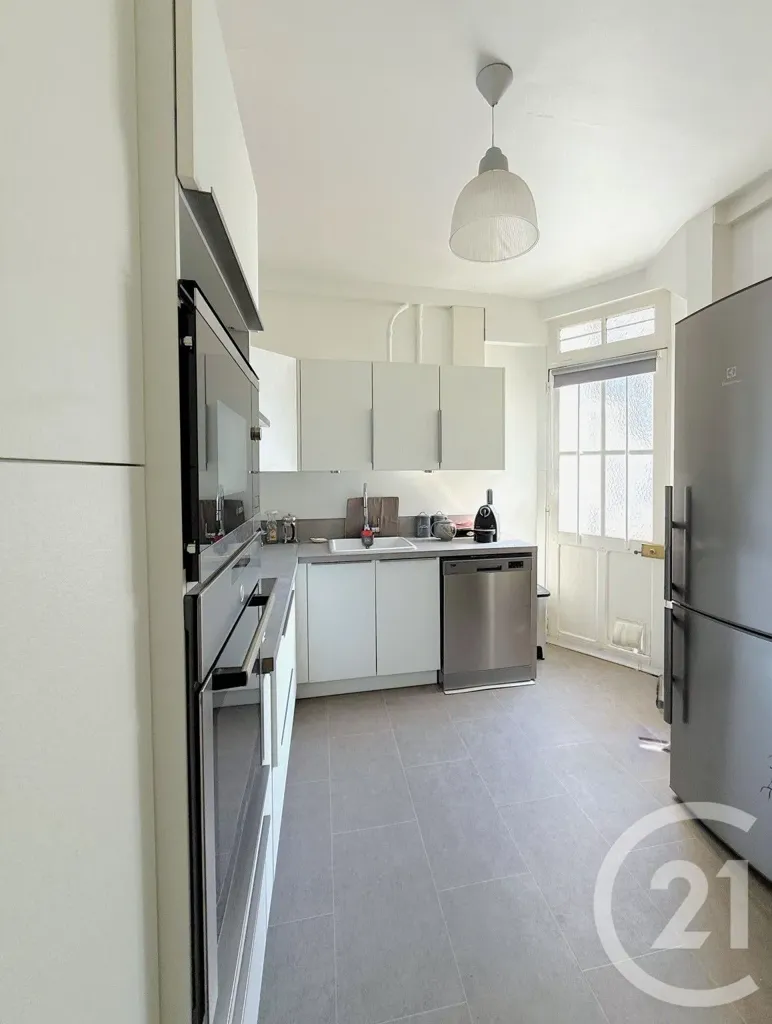 Cuisine - Appartement Haussmannien avec Balcon à Paris 16ème