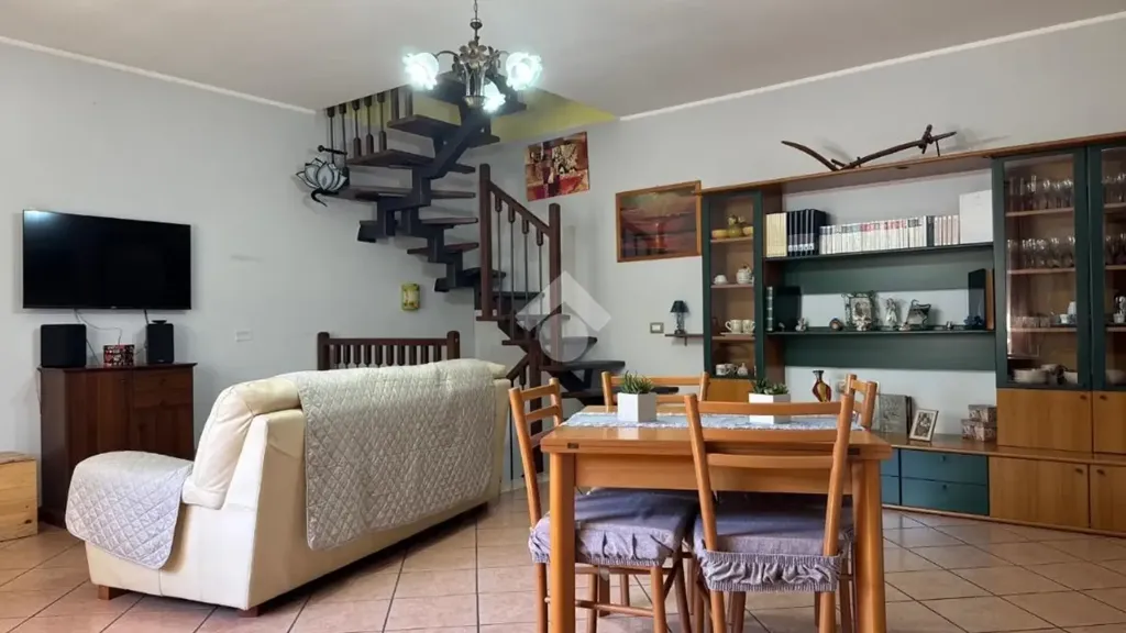Sala da pranzo - Triplex with Garden in Pozzilli