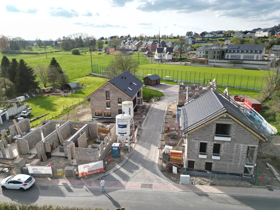 Vue aérienne - Maison Jumelée avec Terrasse à Rambrouch