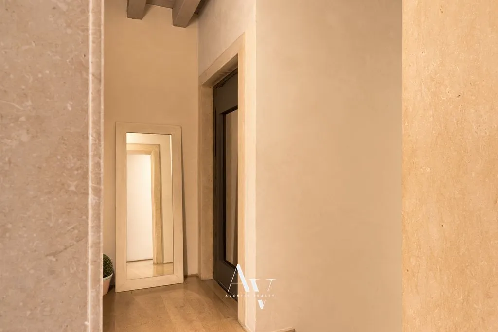 Entrée - Luxury Design Apartment in Padua's Historic Centre