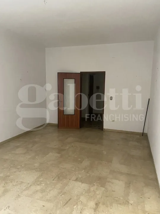 Pièces - Apartment with Balcony in Reggio Calabria