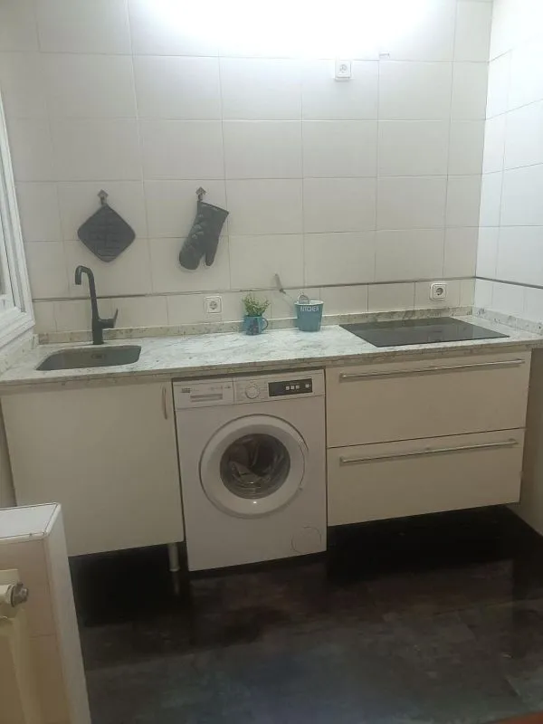 Cuisine - Furnished Flat with Balcony in Salamanca