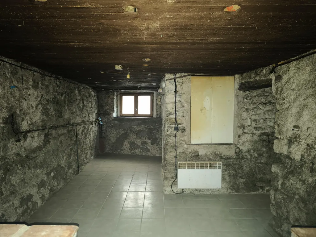 Pièces - Maison de village à rénover avec cour intérieure