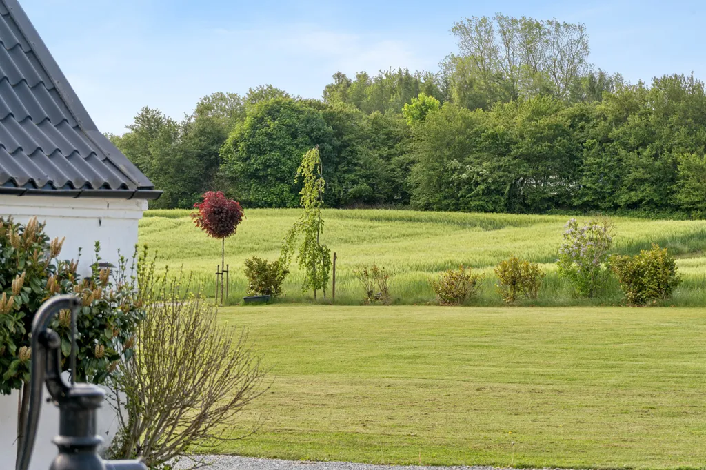 Giardino - Farmhouse with Forest View in Malling
