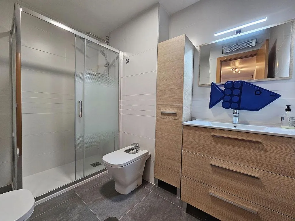Salles de bain - 2-Bedroom Flat with Balcony in San Ginés