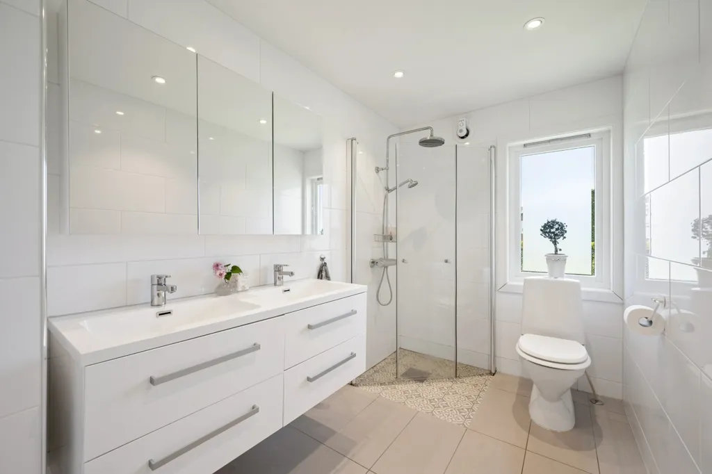 Salles de bain - Modern Bungalow with Garden in Spikkestad