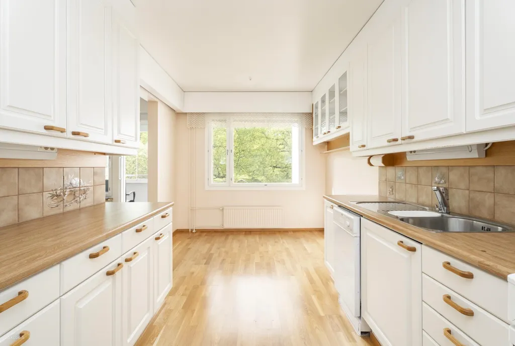 Köök - City Apartment with Garden in Tampere