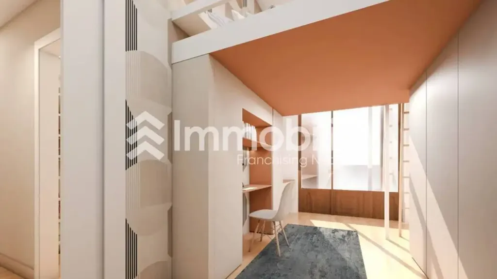 Esik - Rear-Facing Triplex in Turin