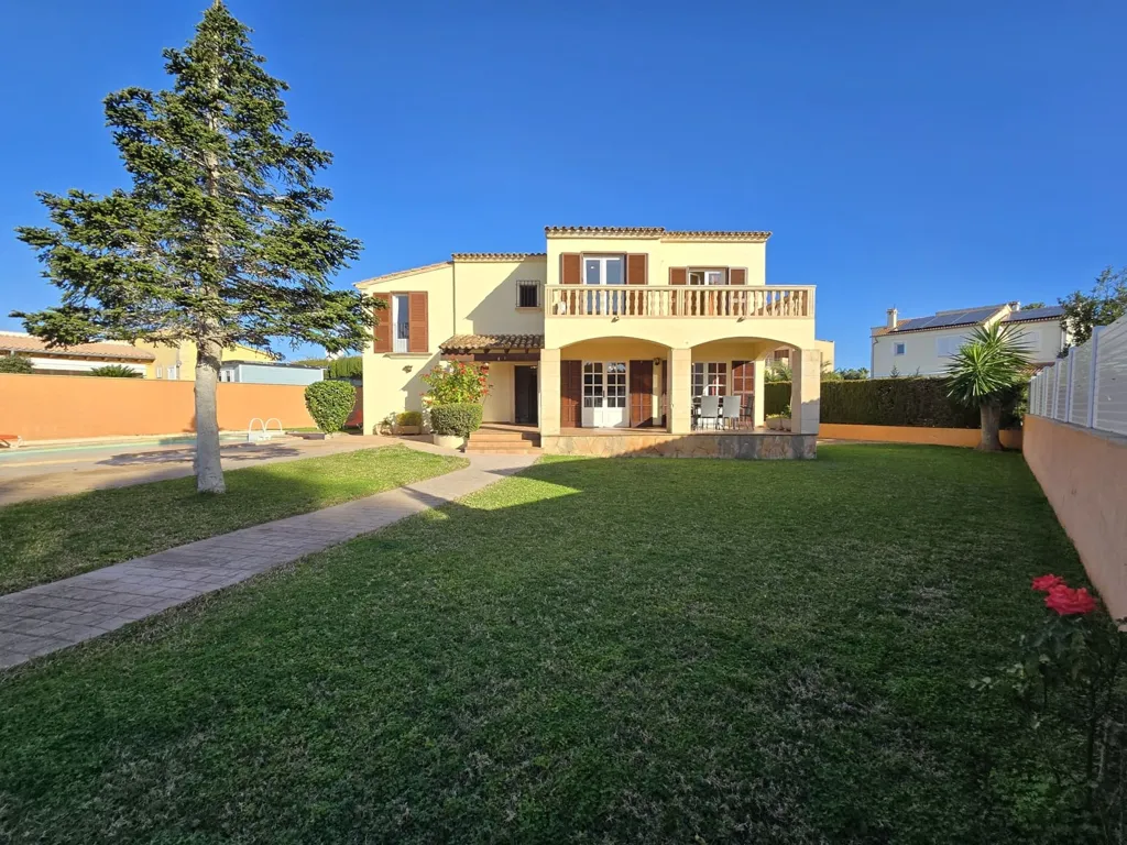 Extérieur - Town Villa with Pool in Sa Coma, Mallorca