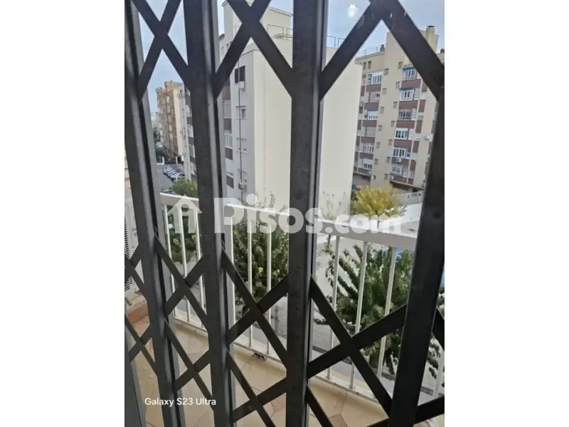 Balcon - Apartment with Balcony in Renfe Area