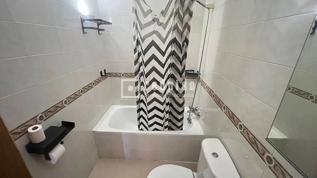 Salles de bain - Apartment with Pool in Las Rosas, Madrid