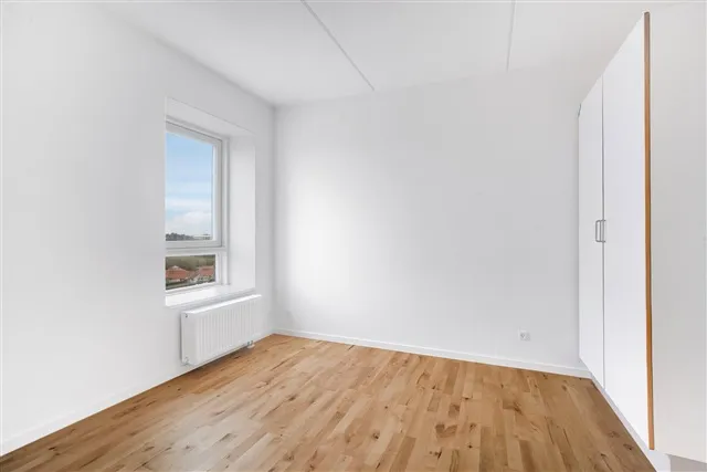 Toad - Bright 3-Room Apartment with Elevator in Aalborg