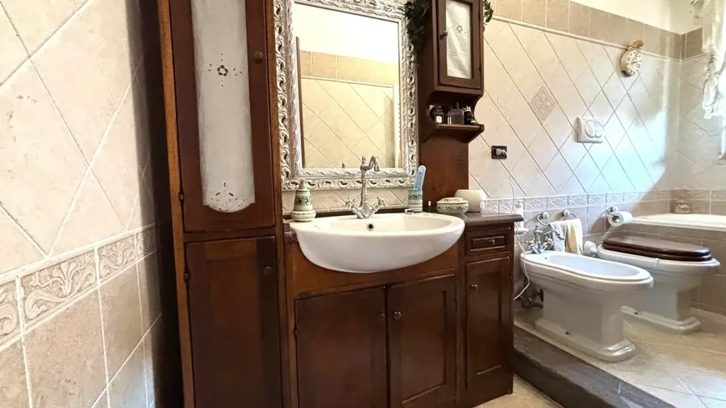 Bagni - Bifamiliar Villa with Garden in Ardea