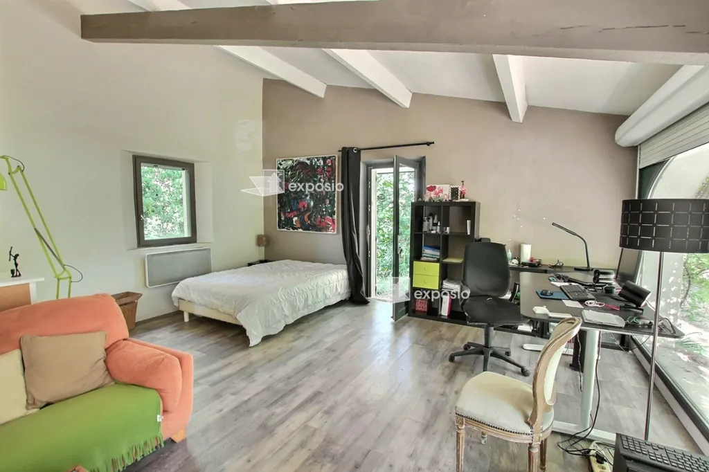 Bedrooms - 8-Piece Property with Pool in Aix-en-Provence