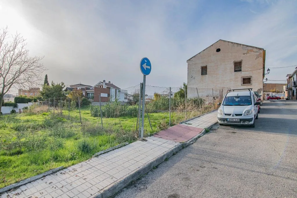 Giardino - Development Land in Peligros Centre