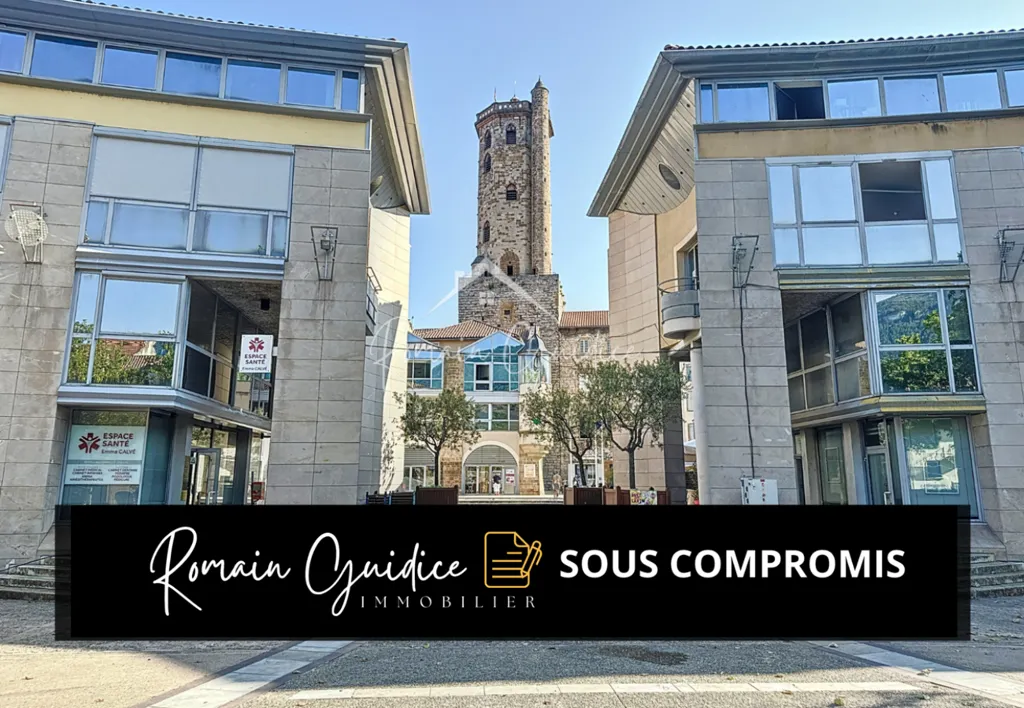 Extérieur - Duplex avec Parking Privé et Véranda au Centre-ville de Millau