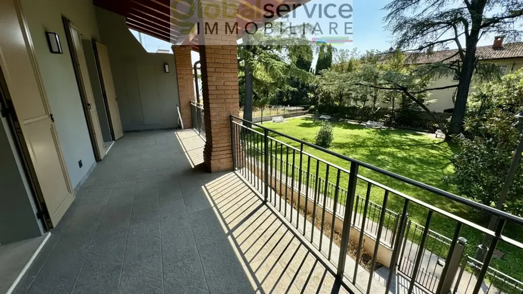 Balcone - Trilocale with Private Loggia in Calcinato