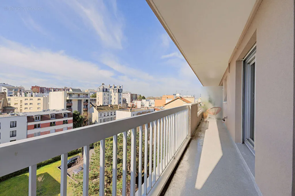 Rõdu - Apartment with Park View in Vanves