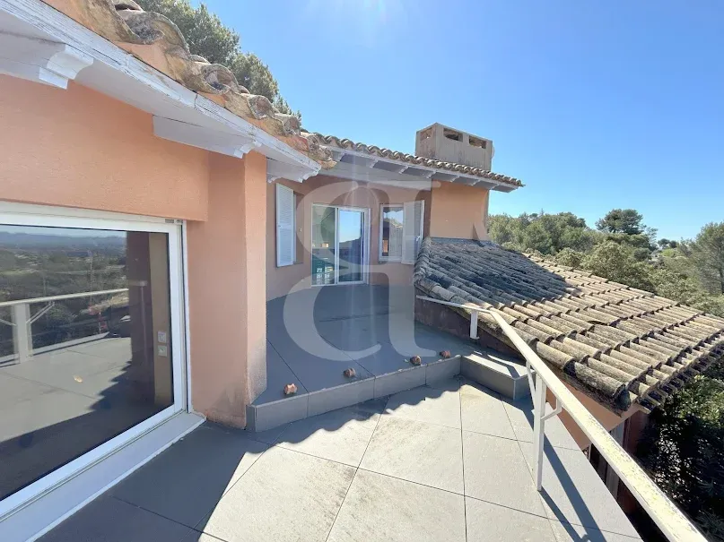 Terrass - Architectural Villa with Panoramic View near Cavaillon