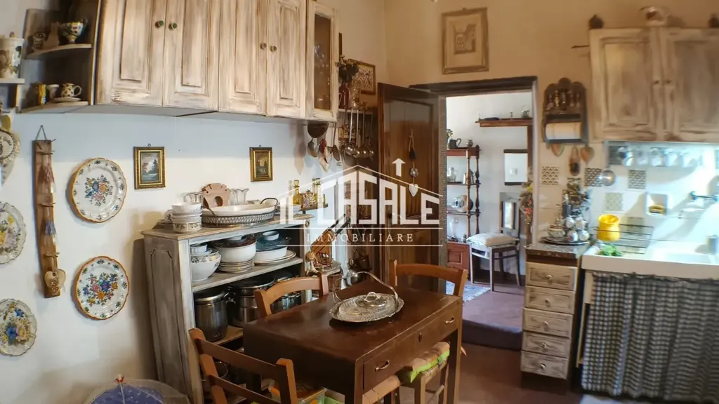 Kitchen - Rustic Cottage with Garden in Londa