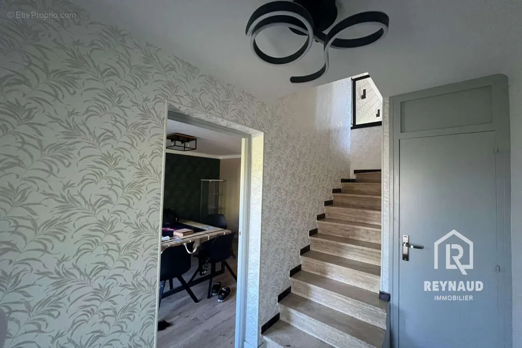 Toad - Family House with Large Plot in Clermont-L'Hérault