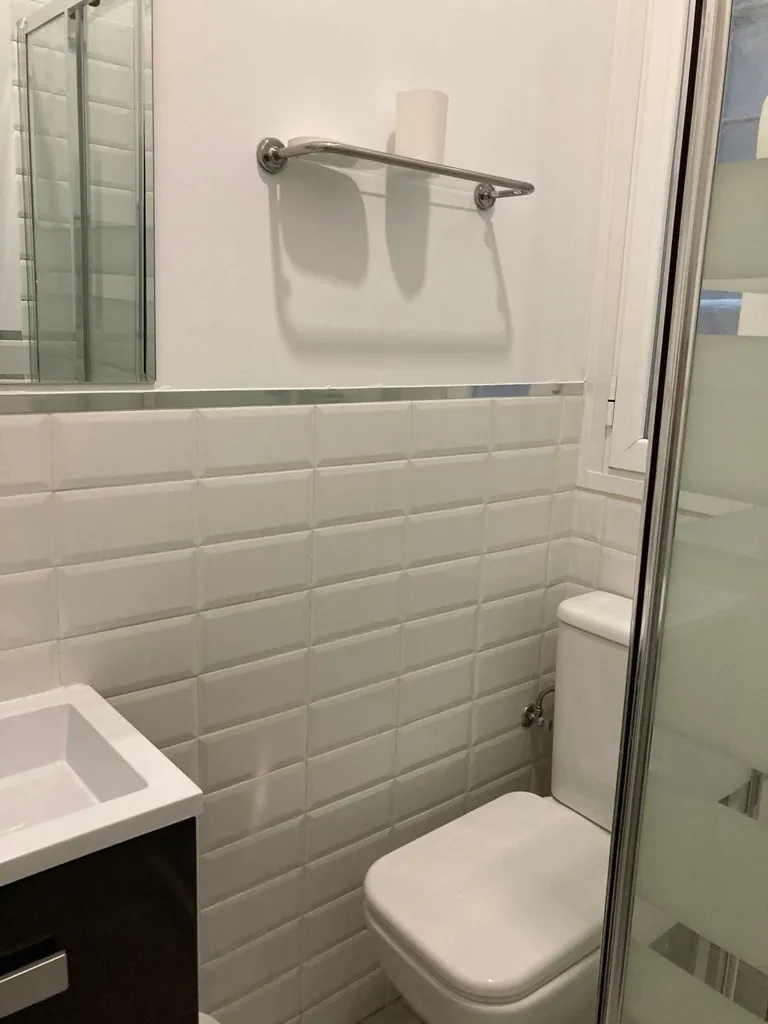 Salles de bain - Refurbished Flat with Lift in Vallehermoso, Madrid