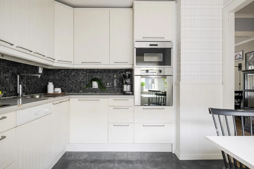 Cuisine - Terraced House with Private Courtyard in Stenkulla