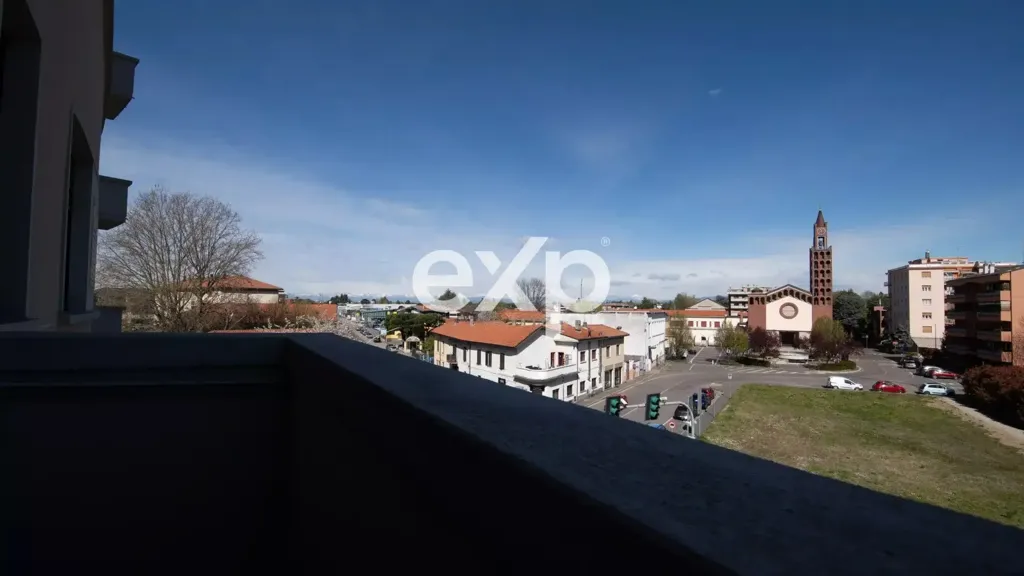 Balcon - Apartment with Balcony in Castellanza