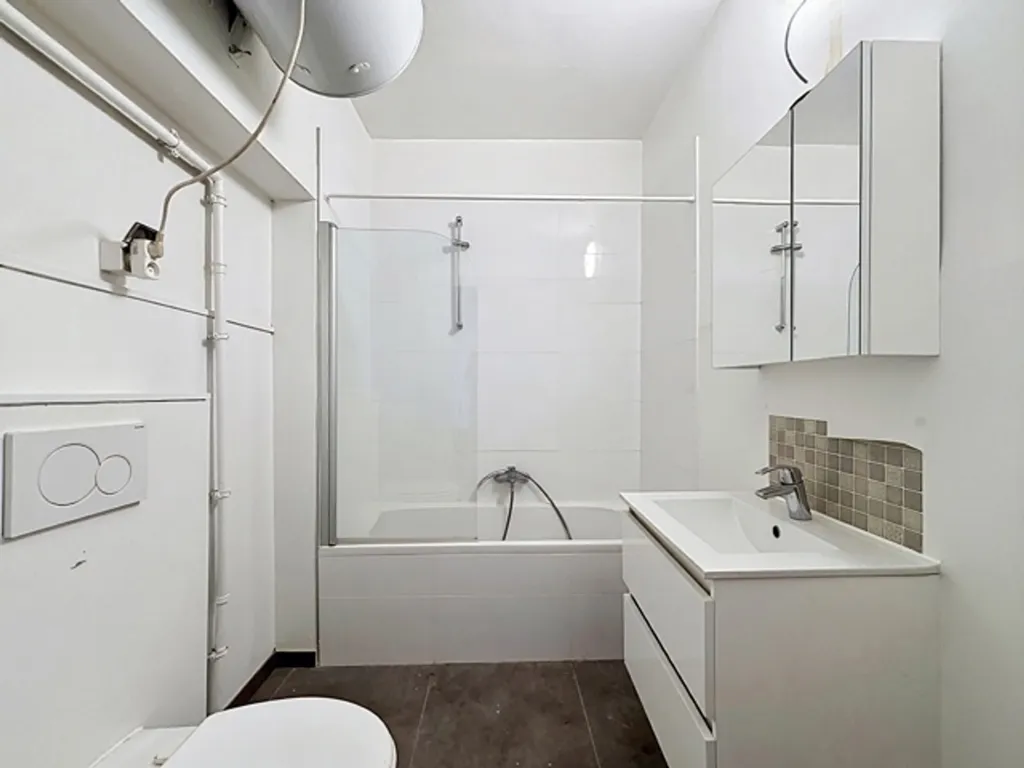 Vannitoad - 2-Bedroom Apartment in Auderghem